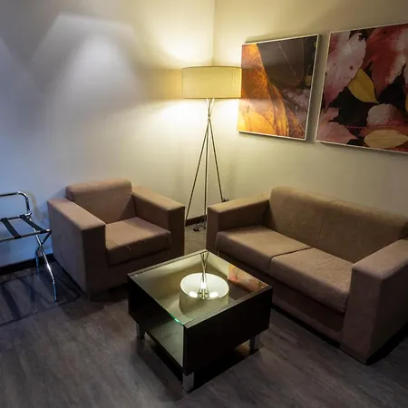 Aroi Hotel 4*