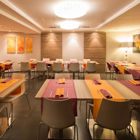 Aroi Hotel