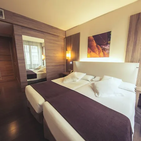 Aroi Hotel 4*