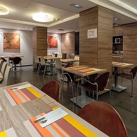 Aroi Hotel 4*