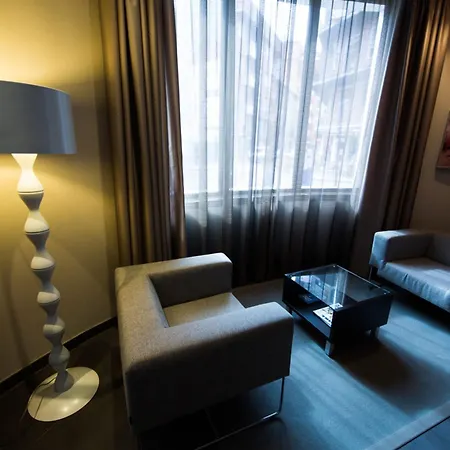 Aroi Hotel 4*