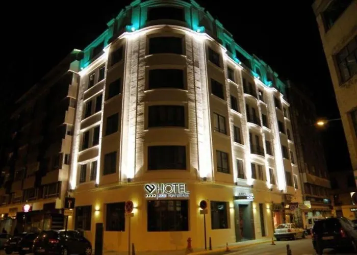 Aroi Hotel